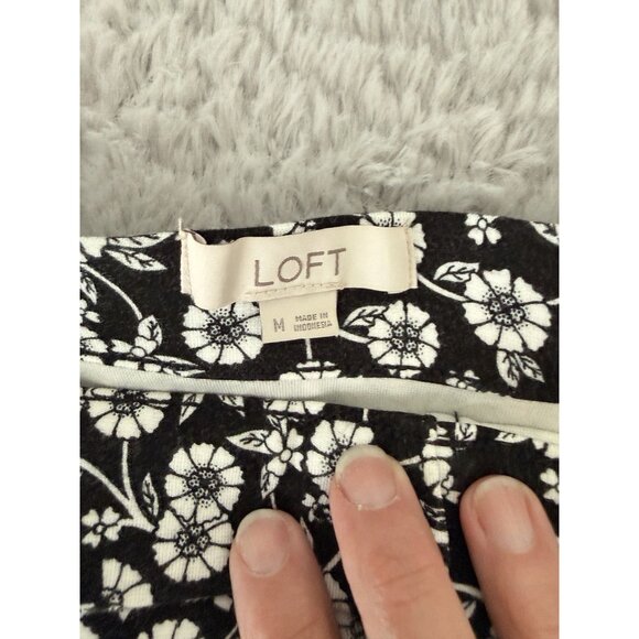 LOFT Black & White Floral A-Line Mini Skirt – Button Front – Size Medium - Picture 4 of 8